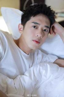 梁靖康吃瓜场面,趣味横生瞬间曝光