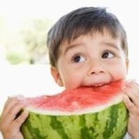 萌娃吃瓜头像,欢乐无限，童趣横生的可爱瞬间