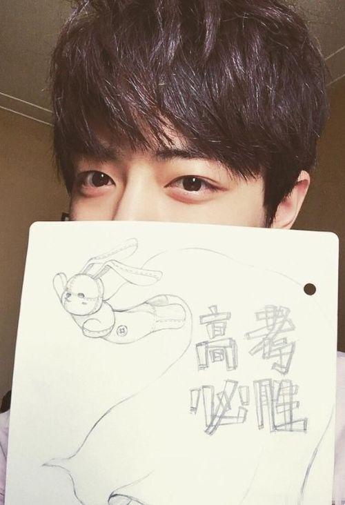 群众吃瓜肖战粉丝,肖战粉丝的吃瓜盛宴